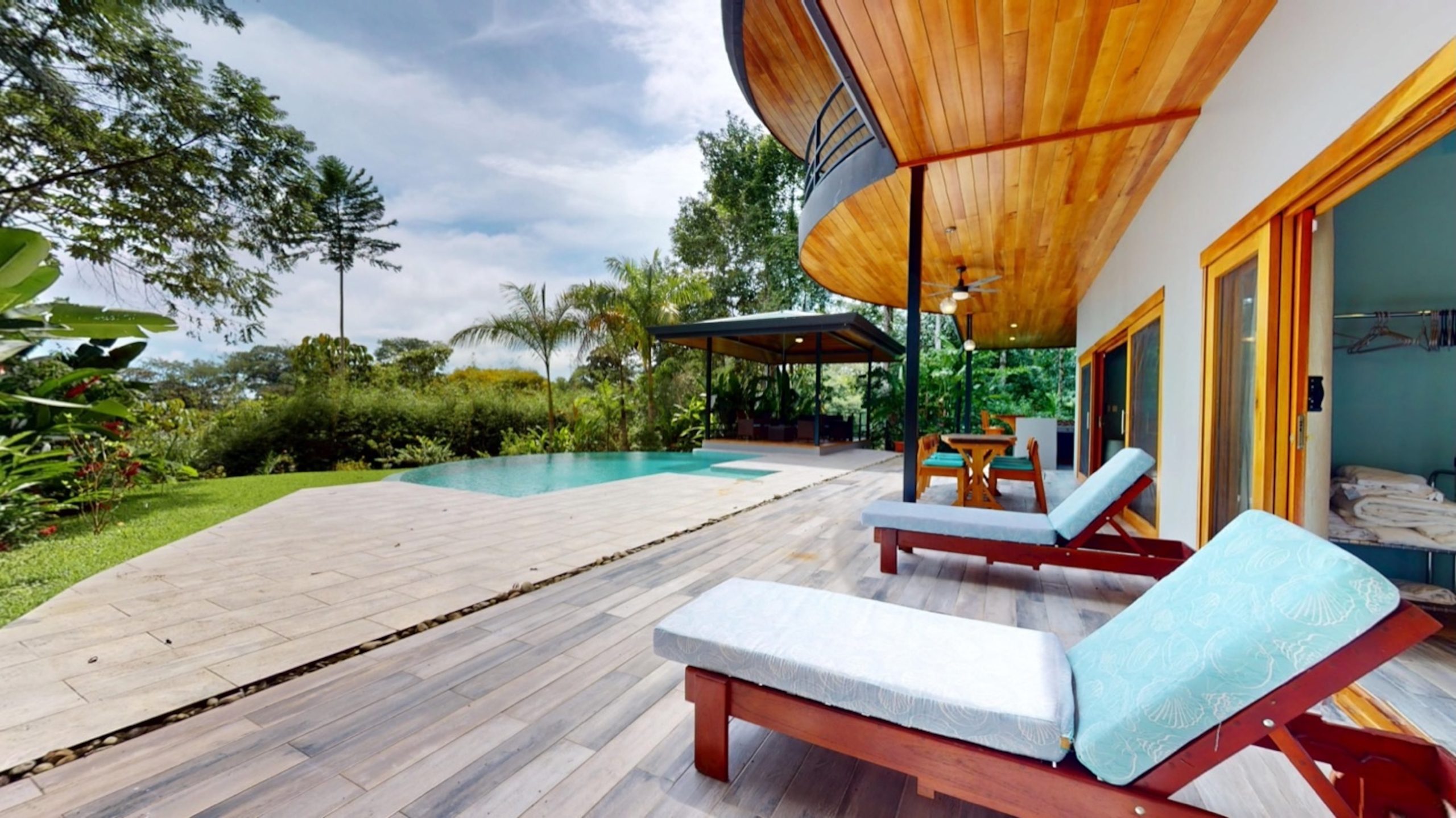 5526 – Affordable Resort-Style Ocean View Home_12