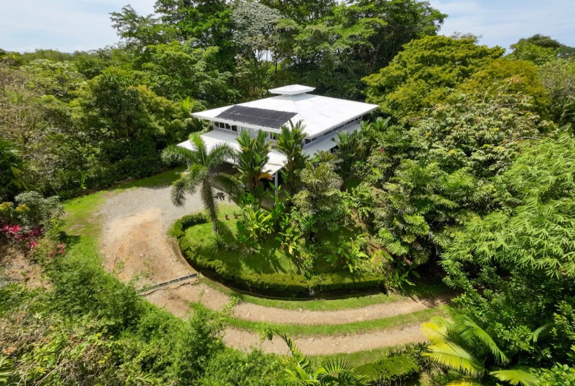 JUNGLE PROPERTY WITH THREE BEDROOMS, IN LOS JARDINES DEL MORETE UVITA – 1.89 ACRES, Uvita, Costa Rica — photo 2