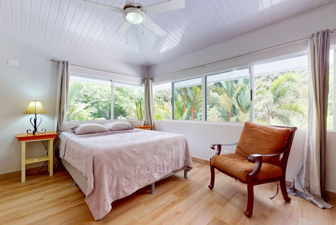 JUNGLE PROPERTY WITH THREE BEDROOMS, IN LOS JARDINES DEL MORETE UVITA – 1.89 ACRES