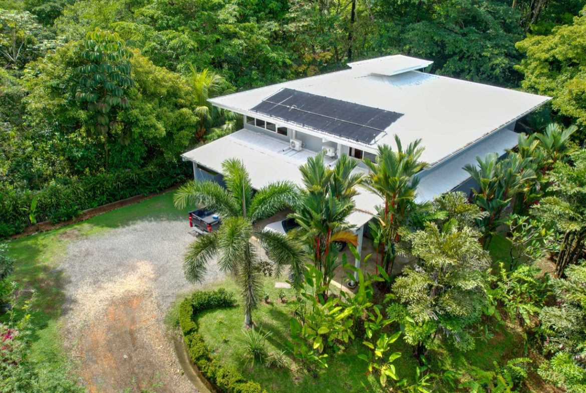 JUNGLE PROPERTY WITH THREE BEDROOMS, IN LOS JARDINES DEL MORETE UVITA – 1.89 ACRES