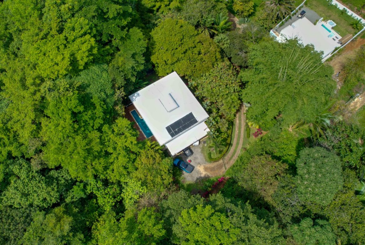 JUNGLE PROPERTY WITH THREE BEDROOMS, IN LOS JARDINES DEL MORETE UVITA – 1.89 ACRES