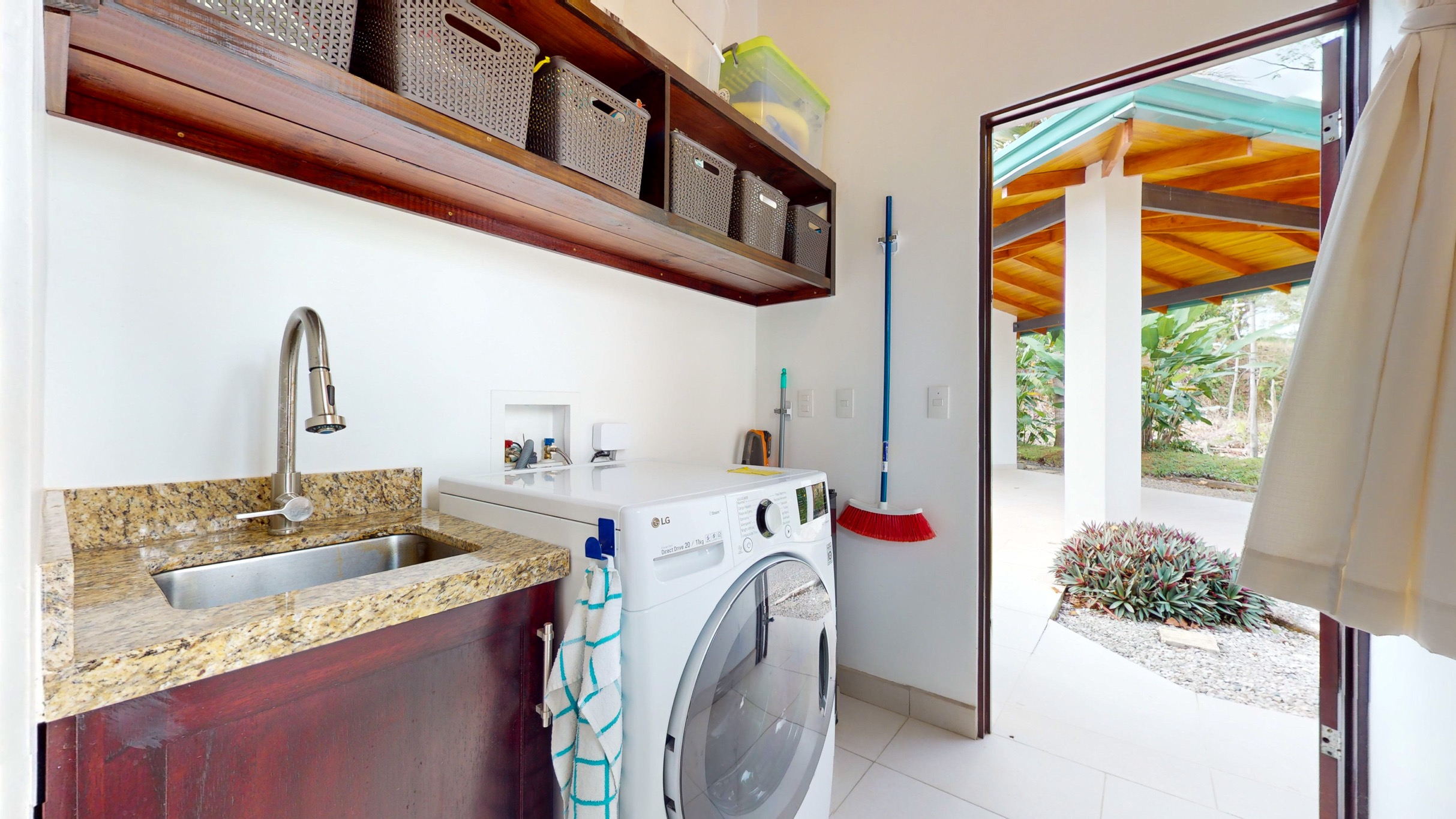 8160 House Chontales David Sherwood 41