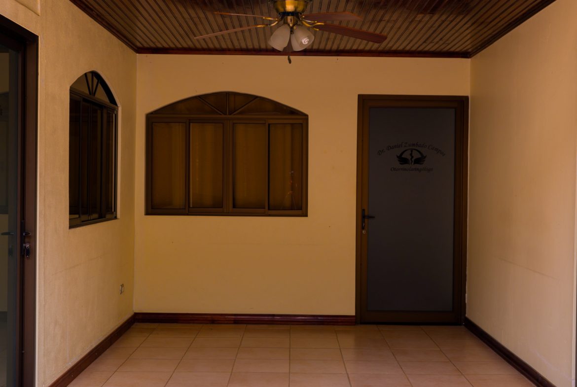 OFFICE PROPERTY WITH TEN ROOMS, IN SAN ISIDRO DEL GENERAL – 0.24 ACRES