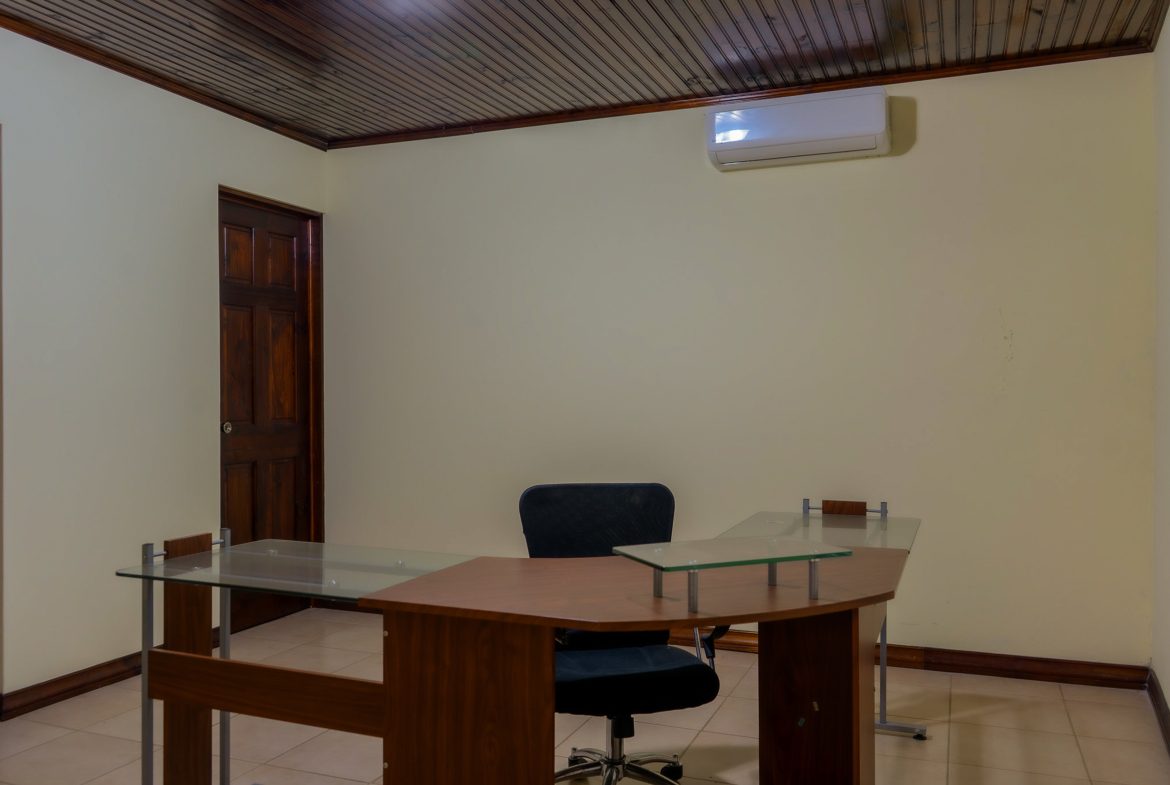 OFFICE PROPERTY WITH TEN ROOMS, IN SAN ISIDRO DEL GENERAL – 0.24 ACRES