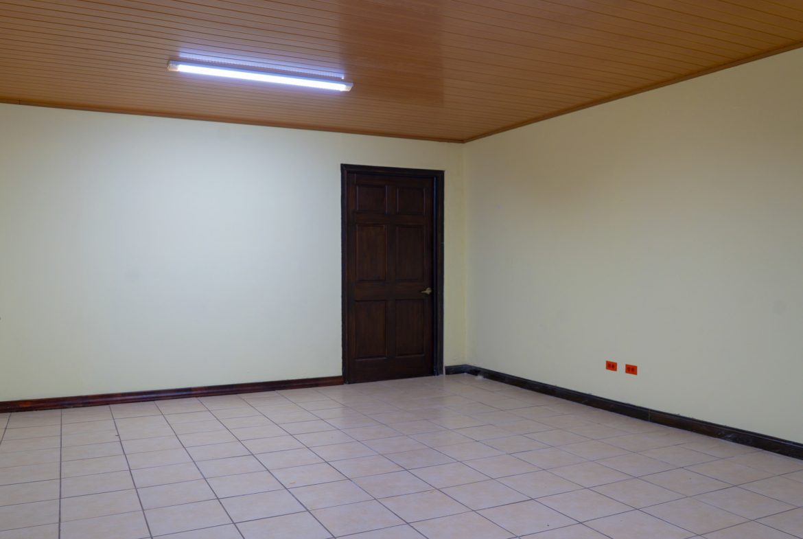 OFFICE PROPERTY WITH TEN ROOMS, IN SAN ISIDRO DEL GENERAL – 0.24 ACRES