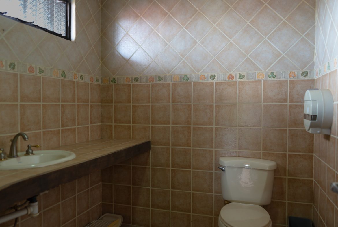 OFFICE PROPERTY WITH TEN ROOMS, IN SAN ISIDRO DEL GENERAL – 0.24 ACRES