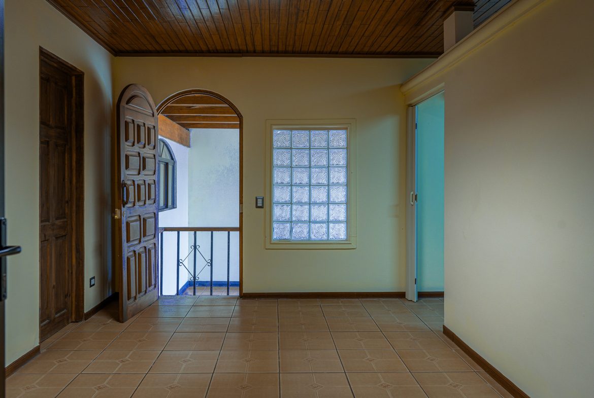 OFFICE PROPERTY WITH TEN ROOMS, IN SAN ISIDRO DEL GENERAL – 0.24 ACRES
