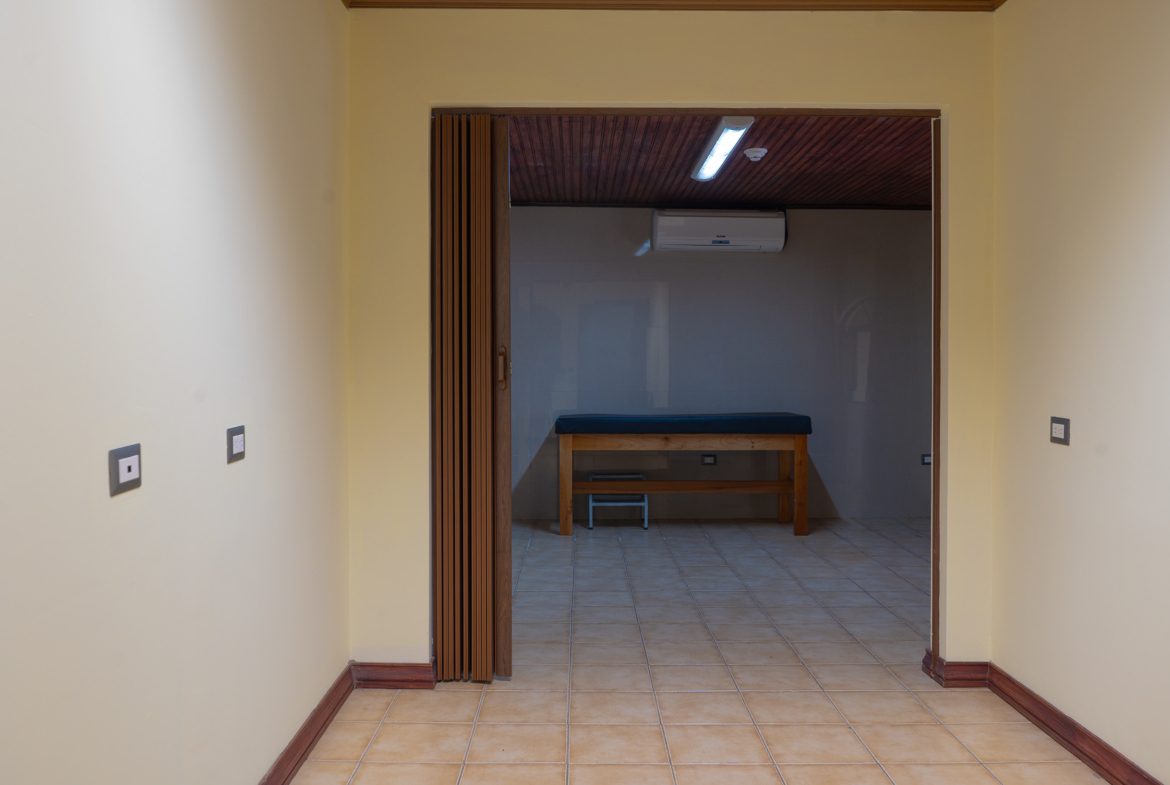 OFFICE PROPERTY WITH TEN ROOMS, IN SAN ISIDRO DEL GENERAL – 0.24 ACRES