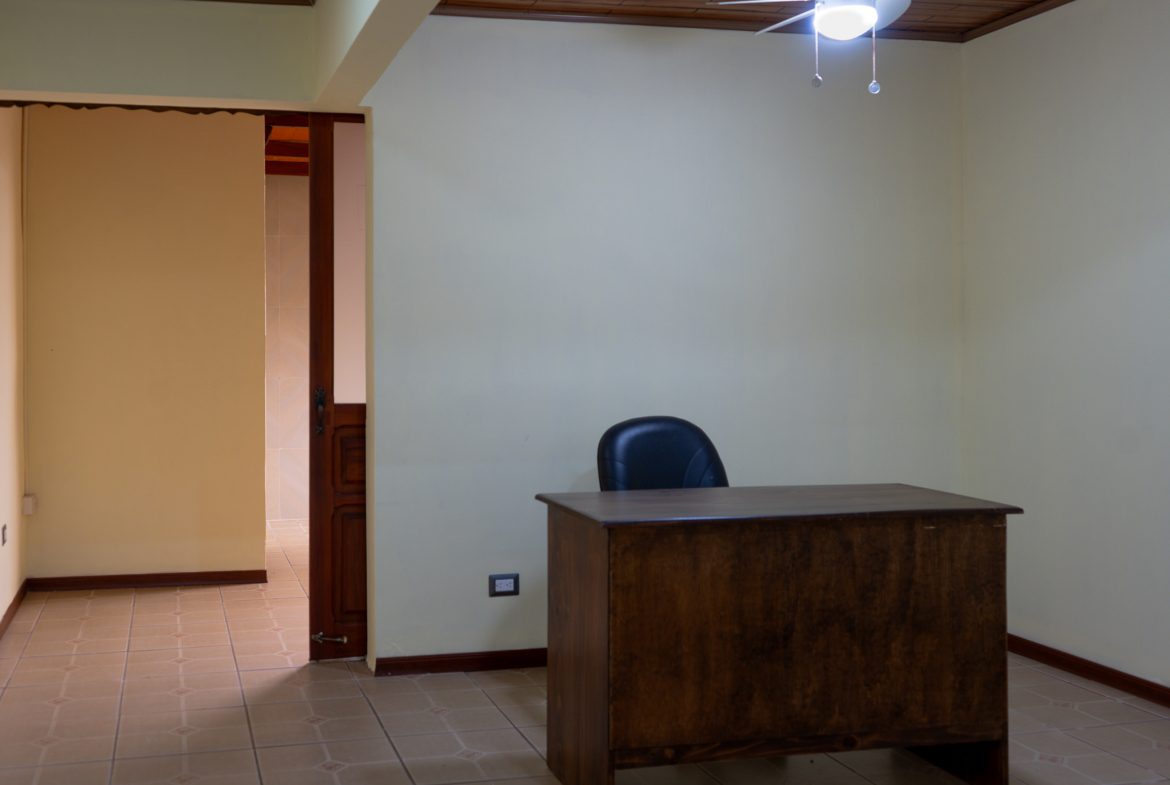 OFFICE PROPERTY WITH TEN ROOMS, IN SAN ISIDRO DEL GENERAL – 0.24 ACRES