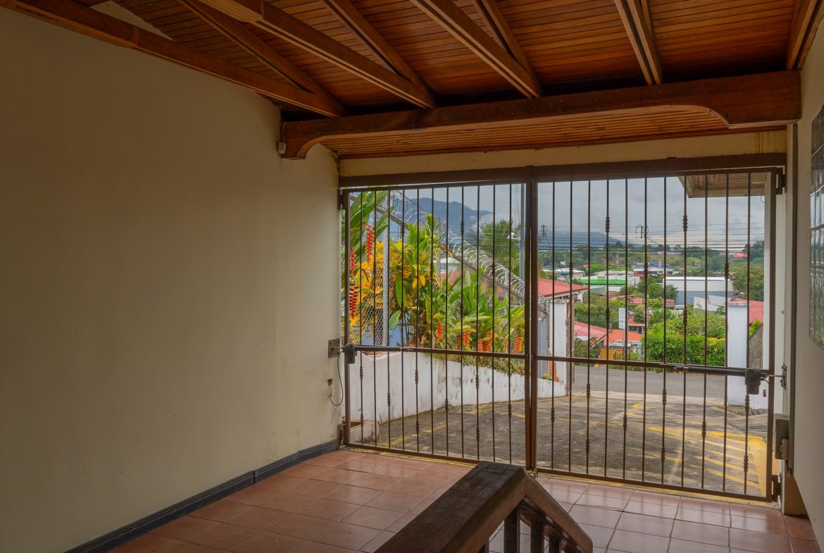 OFFICE PROPERTY WITH TEN ROOMS, IN SAN ISIDRO DEL GENERAL – 0.24 ACRES