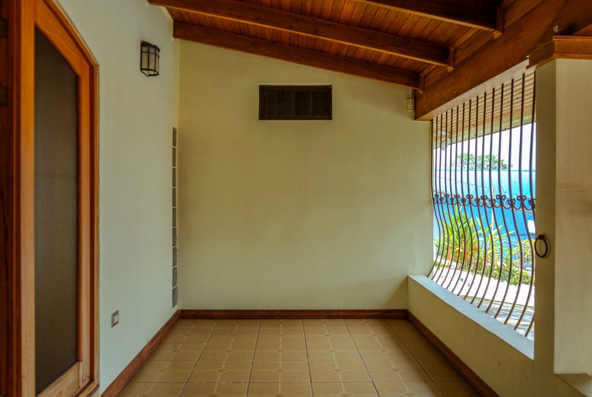 OFFICE PROPERTY WITH TEN ROOMS, IN SAN ISIDRO DEL GENERAL – 0.24 ACRES