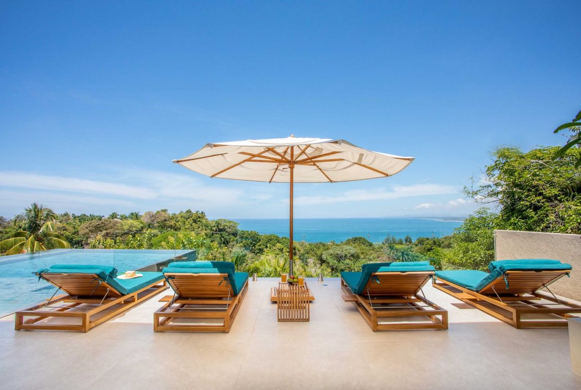BEAUTIFUL PROPERTY WITH OCEAN FRONT VIEWS, IN QUEPOS – 0.70 ACRES