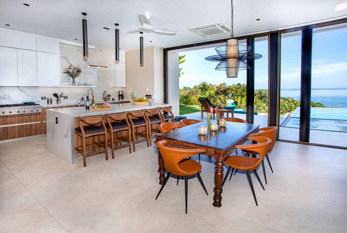 BEAUTIFUL PROPERTY WITH OCEAN FRONT VIEWS, IN QUEPOS – 0.70 ACRES