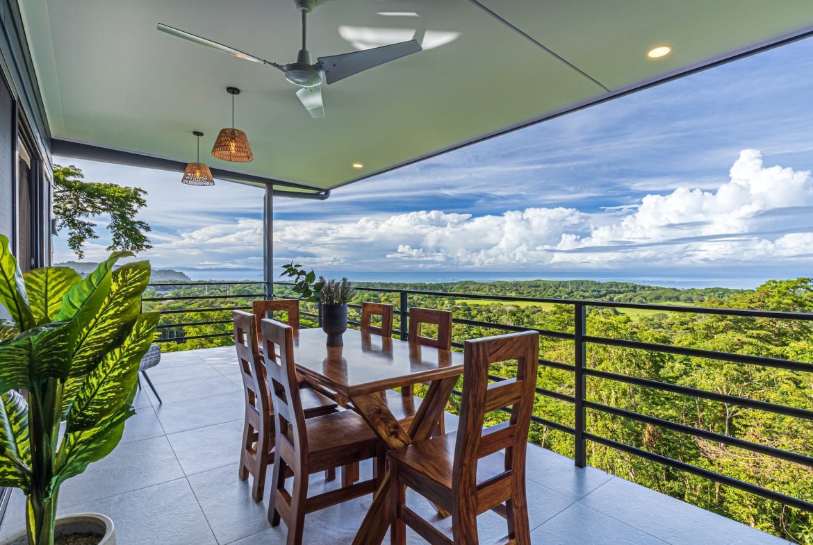 TWO FLOOR PROPERTY WITH VALLEY AND OCEAN VIEWS, IN UVITA – 0.75 ACRES