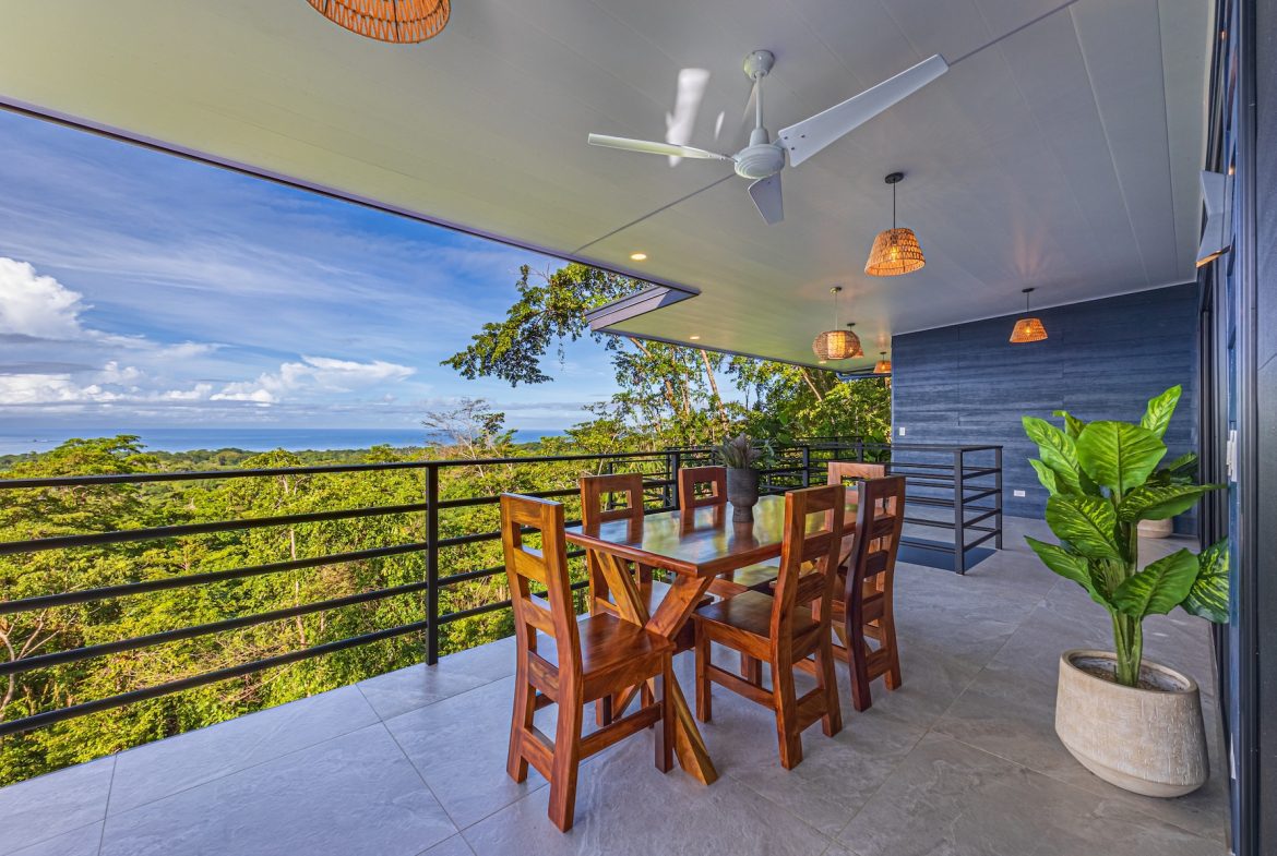 TWO FLOOR PROPERTY WITH VALLEY AND OCEAN VIEWS, IN UVITA – 0.75 ACRES