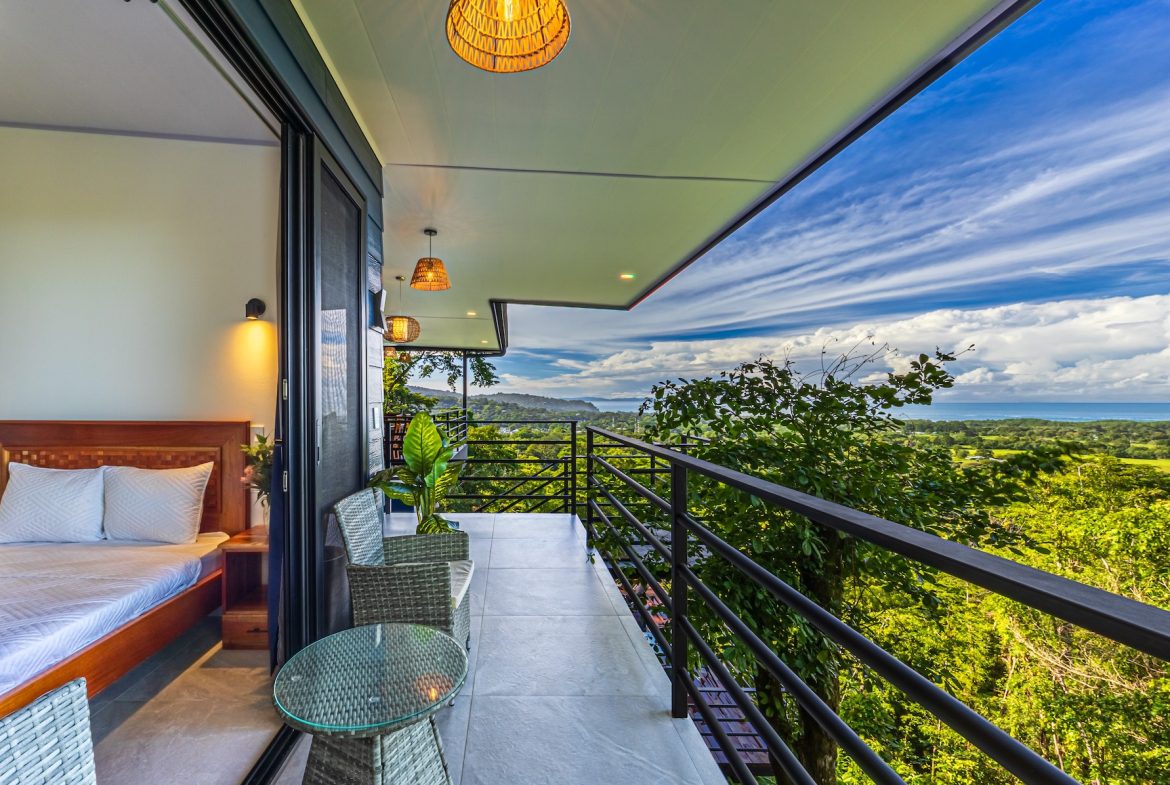TWO FLOOR PROPERTY WITH VALLEY AND OCEAN VIEWS, IN UVITA – 0.75 ACRES