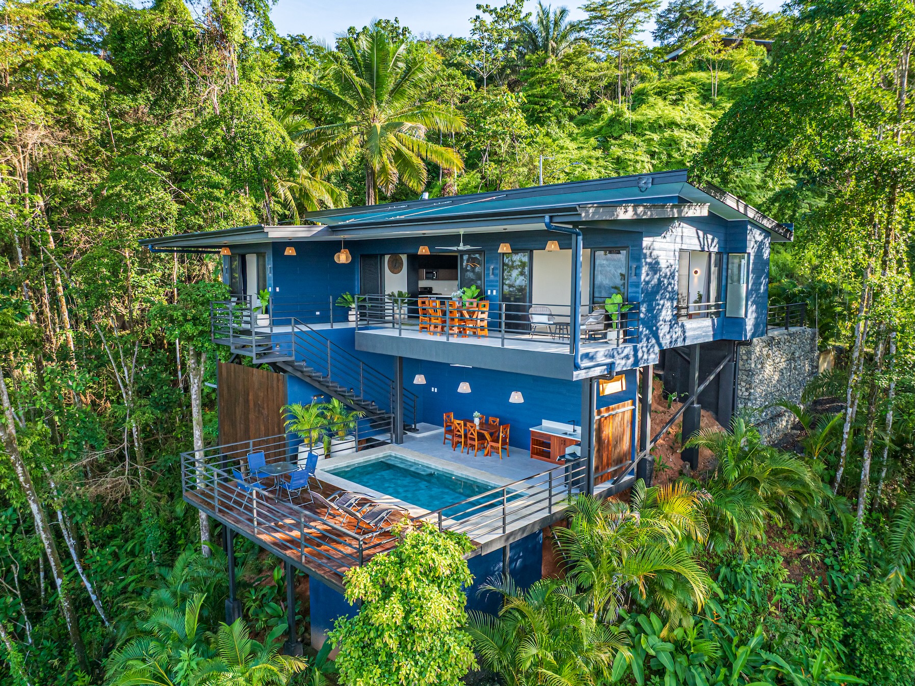 TWO FLOOR PROPERTY WITH VALLEY AND OCEAN VIEWS, IN UVITA – 0.75 ACRES