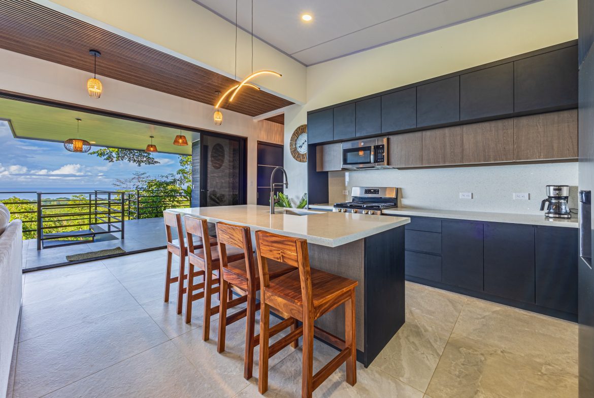 TWO FLOOR PROPERTY WITH VALLEY AND OCEAN VIEWS, IN UVITA – 0.75 ACRES