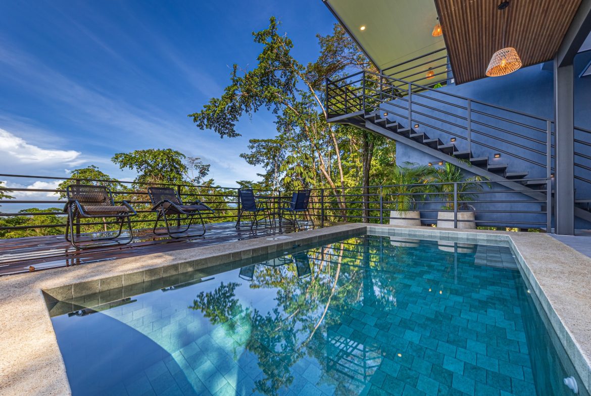 TWO FLOOR PROPERTY WITH VALLEY AND OCEAN VIEWS, IN UVITA – 0.75 ACRES