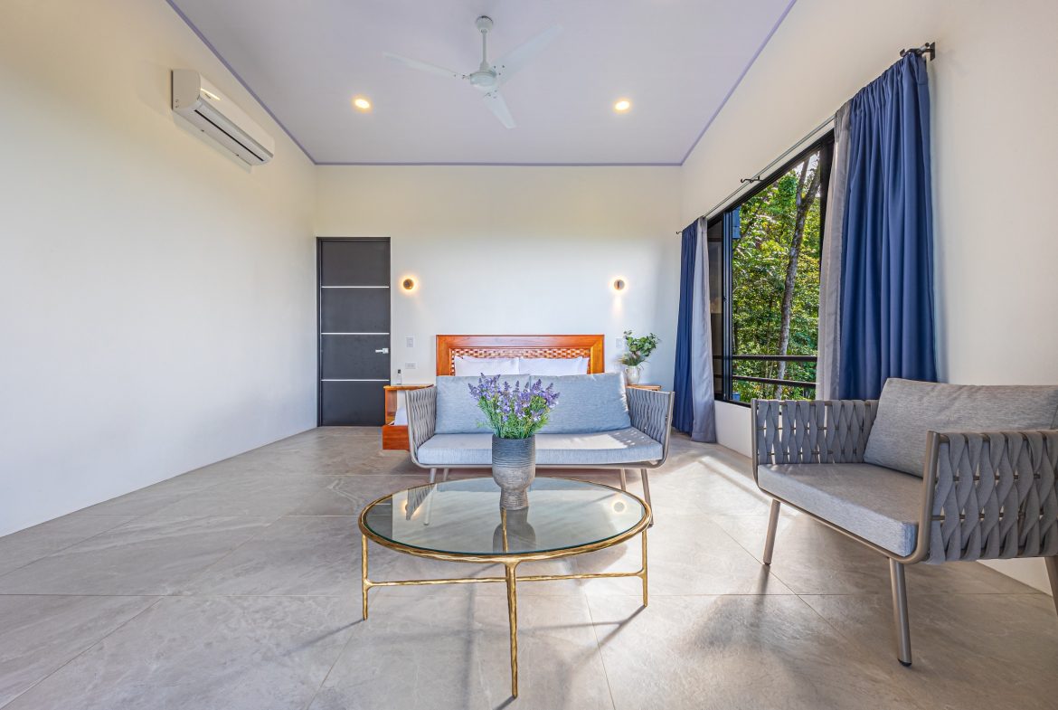TWO FLOOR PROPERTY WITH VALLEY AND OCEAN VIEWS, IN UVITA – 0.75 ACRES
