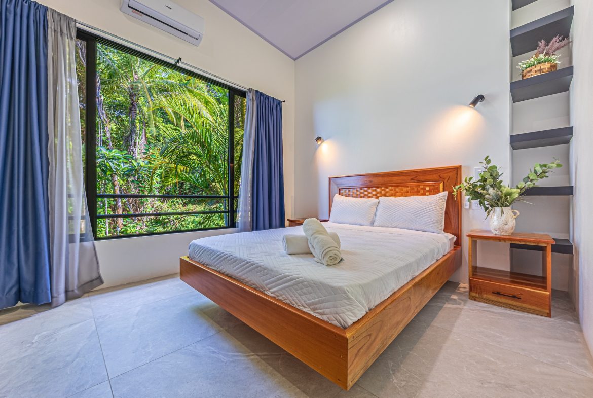 TWO FLOOR PROPERTY WITH VALLEY AND OCEAN VIEWS, IN UVITA – 0.75 ACRES