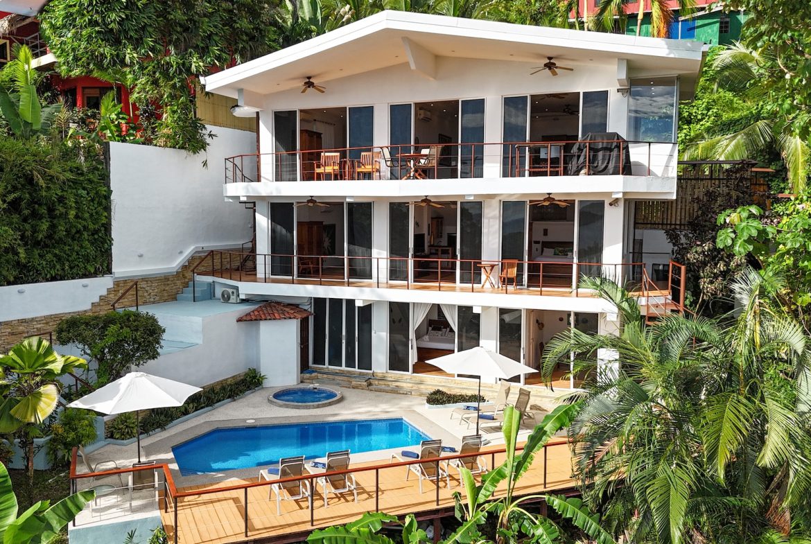 LUXURY PROPERTY WITH FOUR BEDROOMS AND OCEAN VIEWS – 0.26 ACRES, Uvita, Costa Rica — photo 2