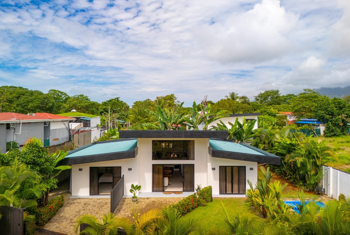 PROPERTY WITH  PUBLIC ROAD IN FRONT AND THREE BEDROOM, IN BAHIA BALLENA – 0.19 ACRES, Uvita, Costa Rica — photo 3