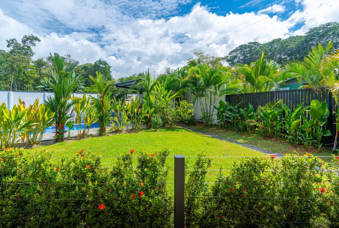 PROPERTY WITH  PUBLIC ROAD IN FRONT AND THREE BEDROOM, IN BAHIA BALLENA – 0.19 ACRES, Uvita, Costa Rica — photo 8