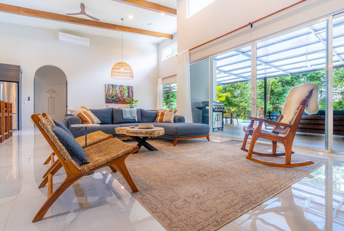 PROPERTY WITH THREE BEDROOM AND GARDEN, IN UVITA – 1.33 ACRES