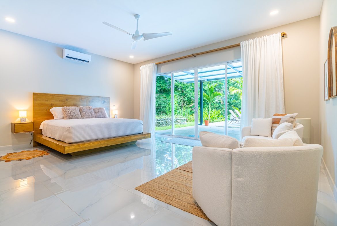PROPERTY WITH THREE BEDROOM AND GARDEN, IN UVITA – 1.33 ACRES