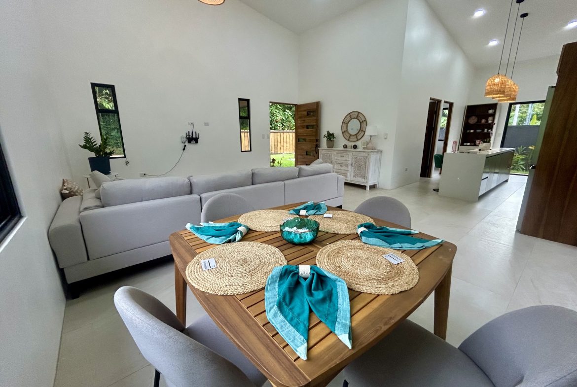 PROPERTY WITH THREE BEDROOM, IN LOS JARDINES DEL MORETE UVITA – 0.20 ACRES