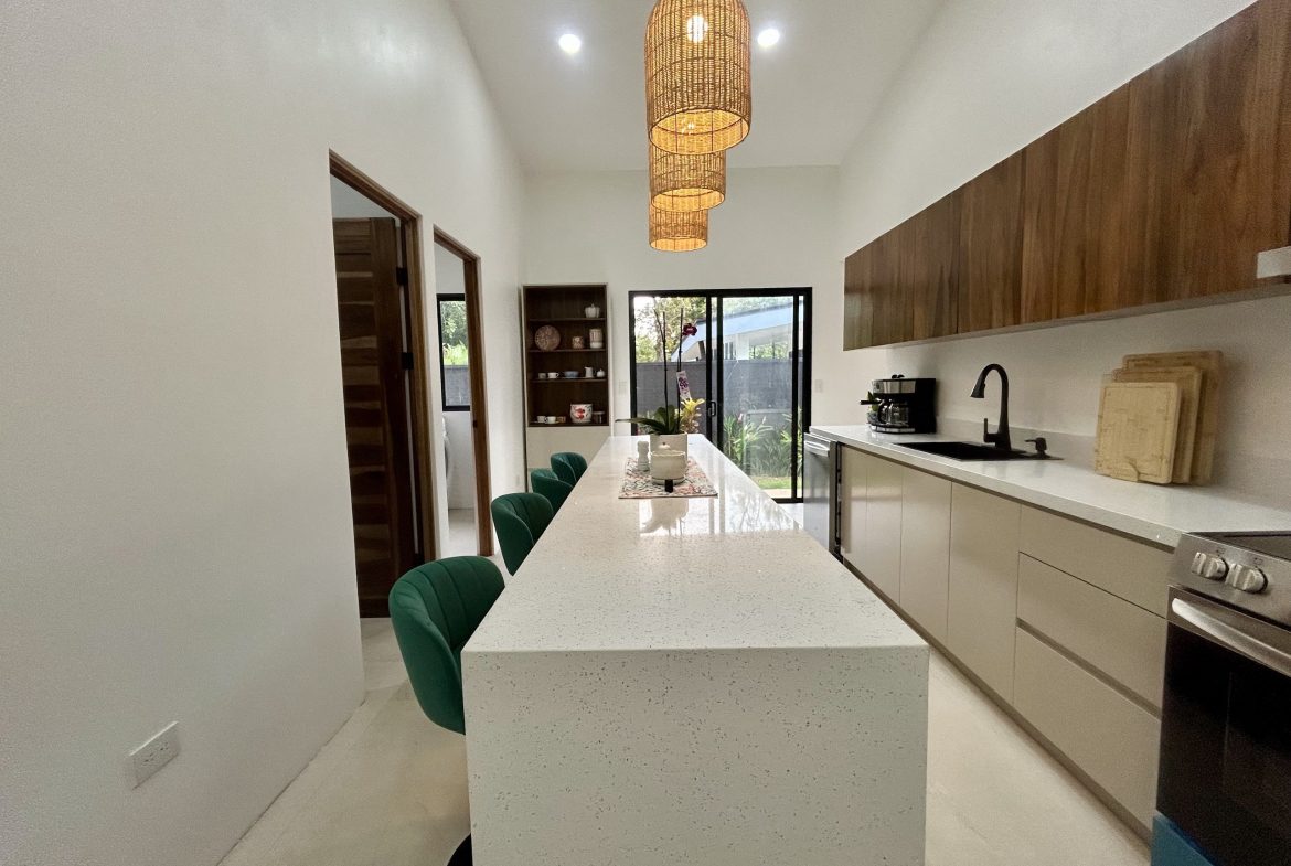 PROPERTY WITH THREE BEDROOM, IN LOS JARDINES DEL MORETE UVITA – 0.20 ACRES
