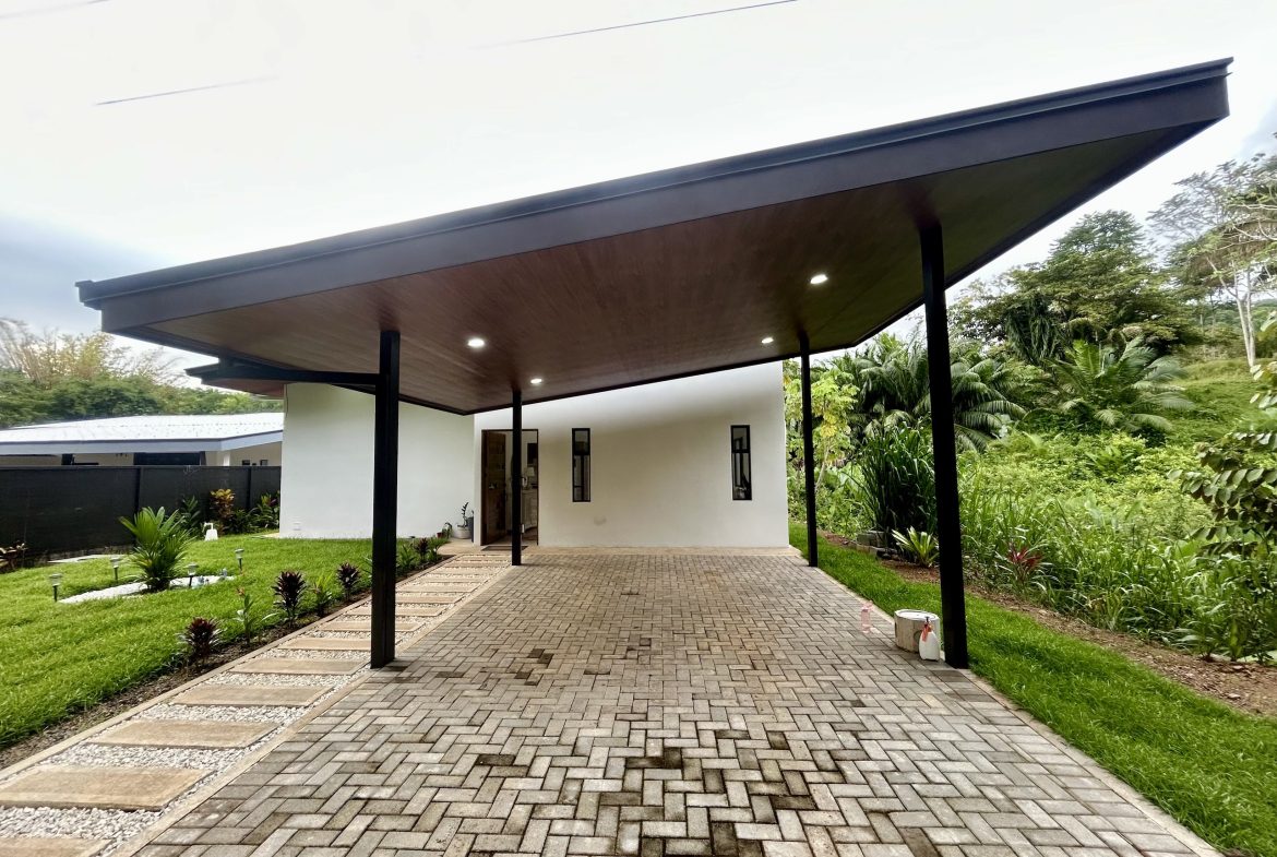 PROPERTY WITH THREE BEDROOM, IN LOS JARDINES DEL MORETE UVITA – 0.20 ACRES