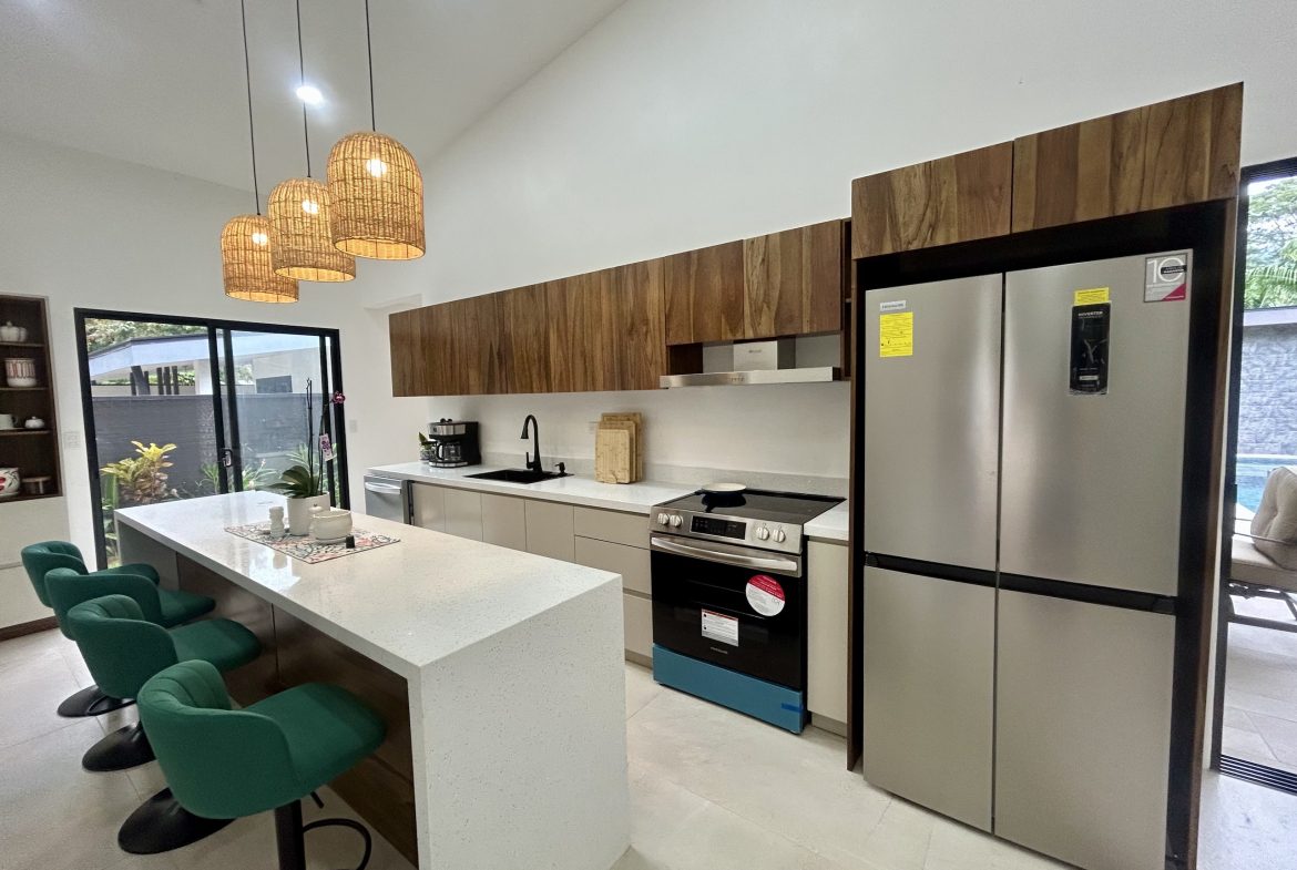 PROPERTY WITH THREE BEDROOM, IN LOS JARDINES DEL MORETE UVITA – 0.20 ACRES