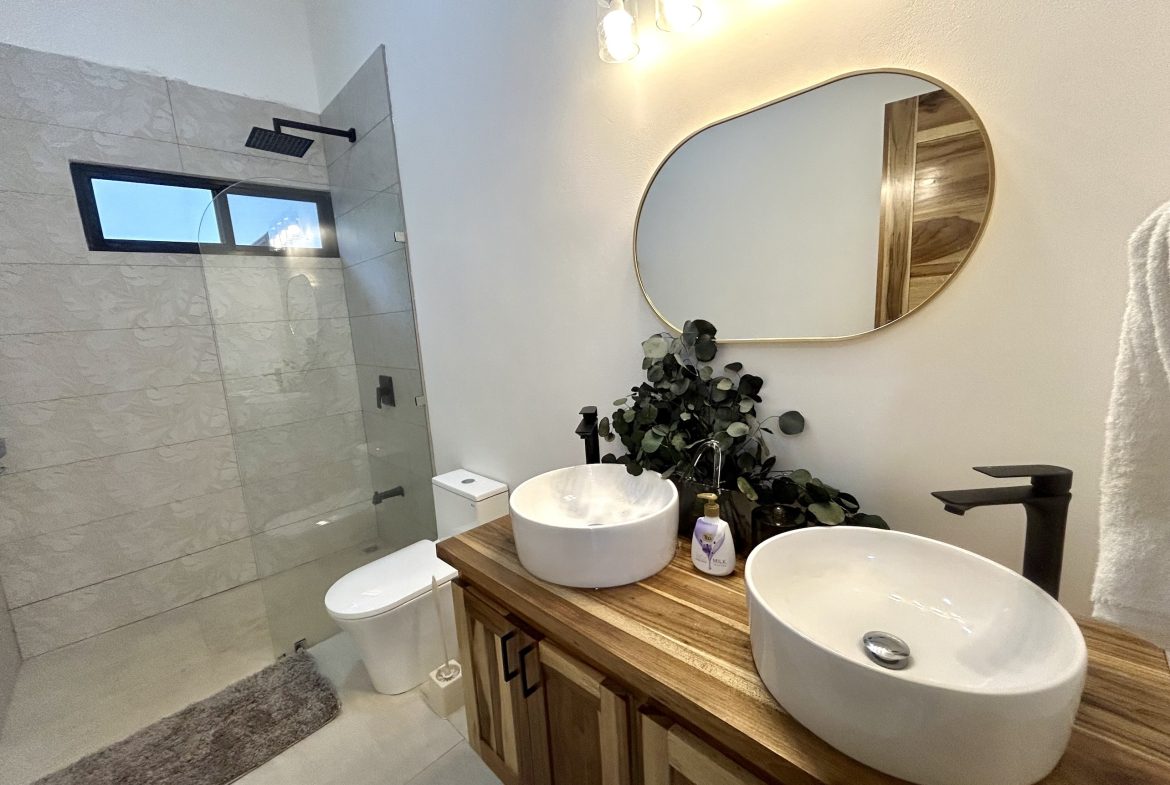 PROPERTY WITH THREE BEDROOM, IN LOS JARDINES DEL MORETE UVITA – 0.20 ACRES