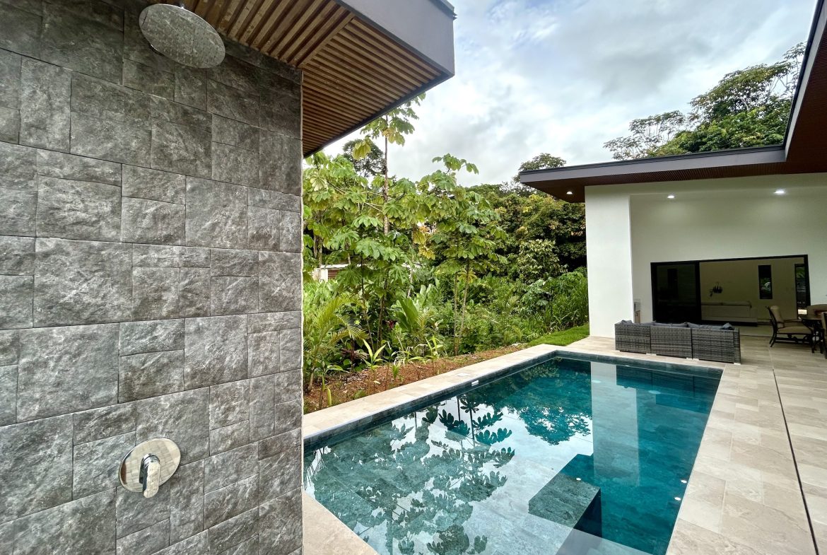 PROPERTY WITH THREE BEDROOM, IN LOS JARDINES DEL MORETE UVITA – 0.20 ACRES