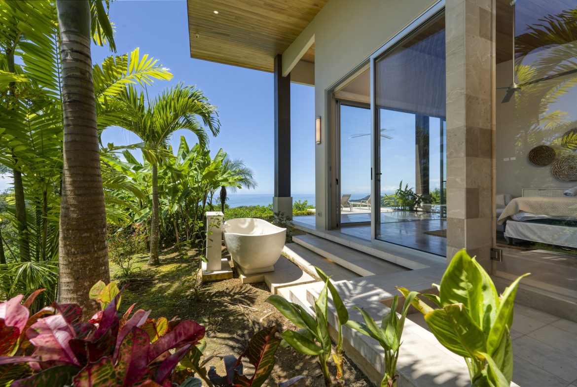 LUXURY OCEAN VIEW HOME IN ESCALERAS NEAR DOMINICAL – 1.58 ACRES
