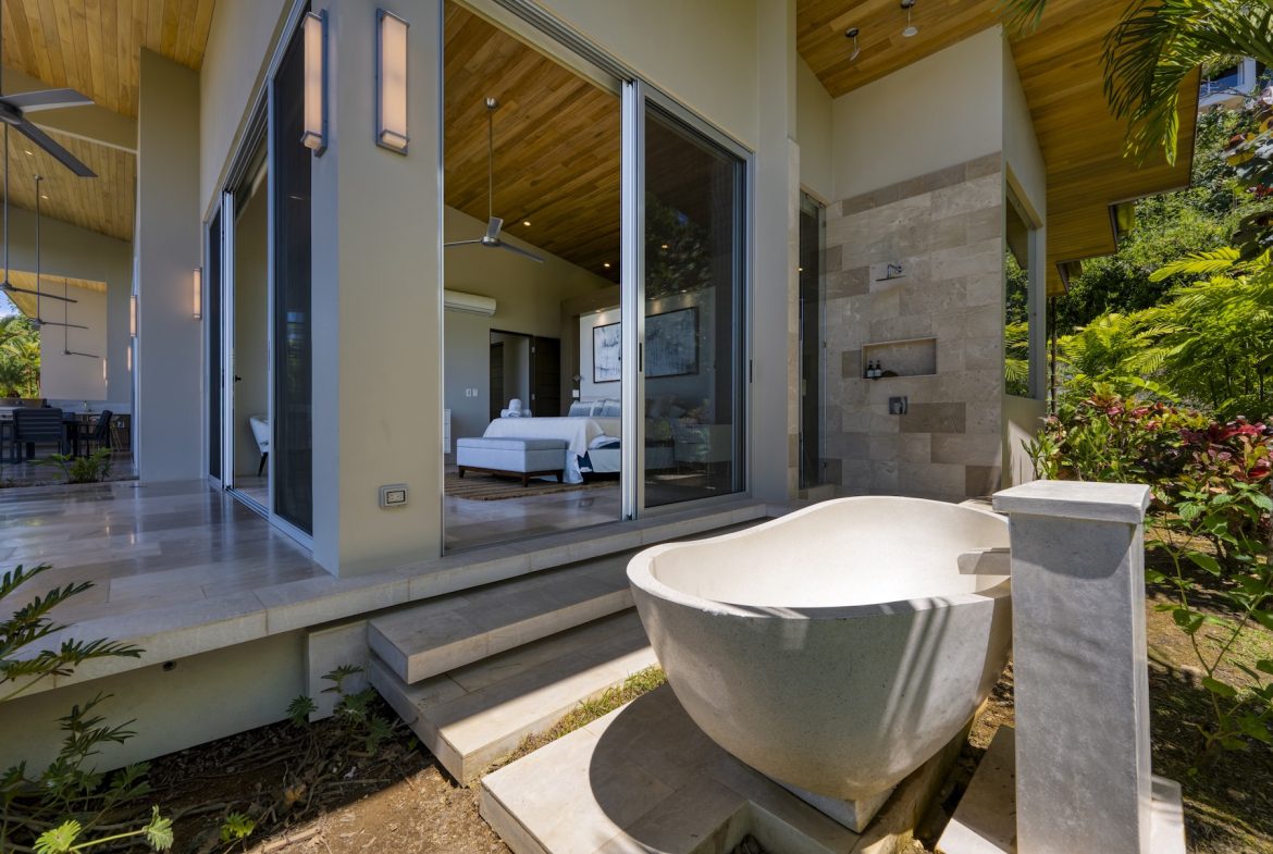 LUXURY OCEAN VIEW HOME IN ESCALERAS NEAR DOMINICAL – 1.58 ACRES