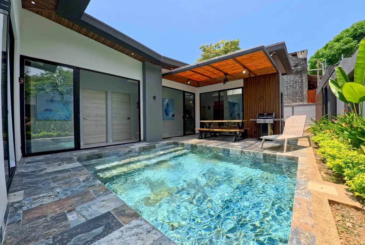 PROPERTY WITH THREE BEDROOM, IN MANUEL ANTONIO – 0.03 ACRES, Uvita, Costa Rica — photo 1
