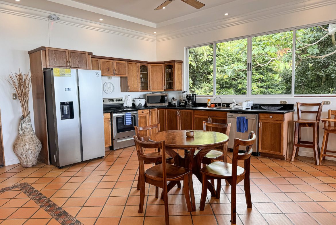 LUXURY PROPERTY WITH FOUR BEDROOMS AND OCEAN VIEWS – 0.26 ACRES