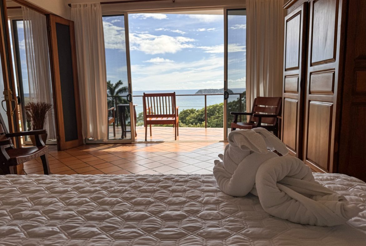 LUXURY PROPERTY WITH FOUR BEDROOMS AND OCEAN VIEWS – 0.26 ACRES