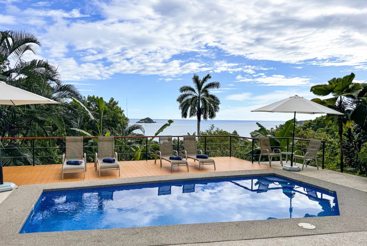 LUXURY PROPERTY WITH FOUR BEDROOMS AND OCEAN VIEWS – 0.26 ACRES