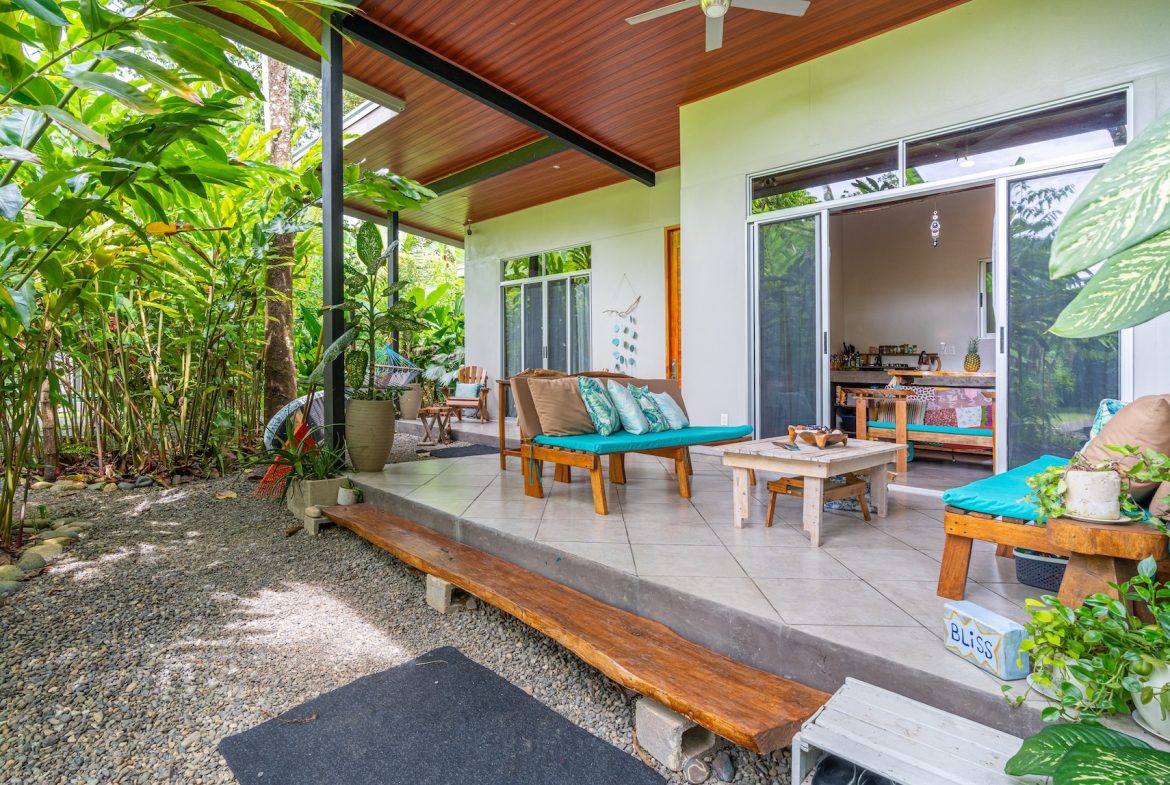 CASA MAYA PROPERTY WITH TWO BEDROOM A STEPS OF THE BEACH, IN BAHIA BALLENA – 0.30 ACRES, Uvita, Costa Rica — photo 7