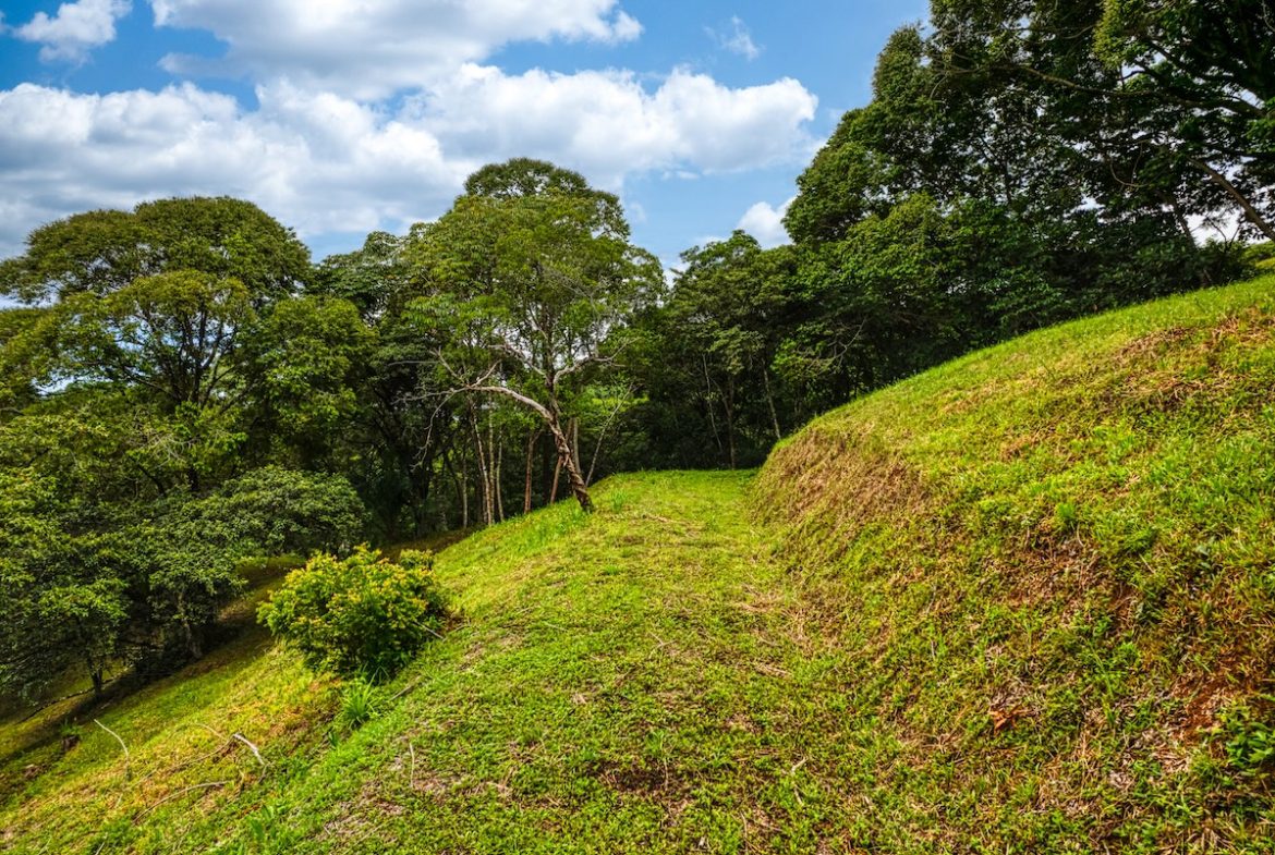 BUILDING PROPERTY WITH MOUNTAIN VIEWS A STEPS OF OJOCHAL – 2.64 ACRES