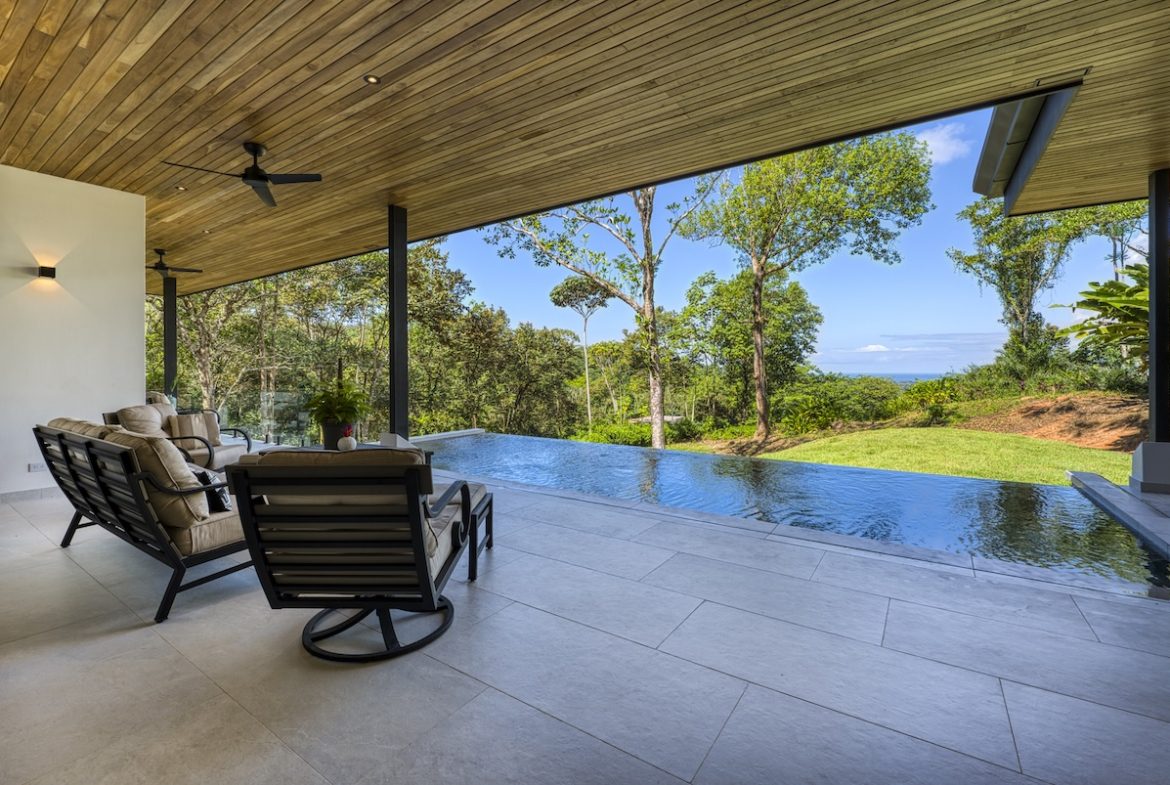 OCEAN VIEW LUXURY 3-BEDROOM HOME IN GATED COMMUNITY