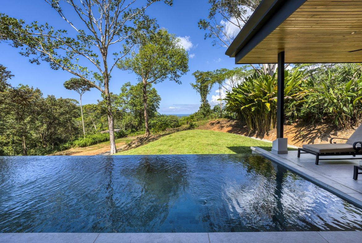 OCEAN VIEW LUXURY 3-BEDROOM HOME IN GATED COMMUNITY