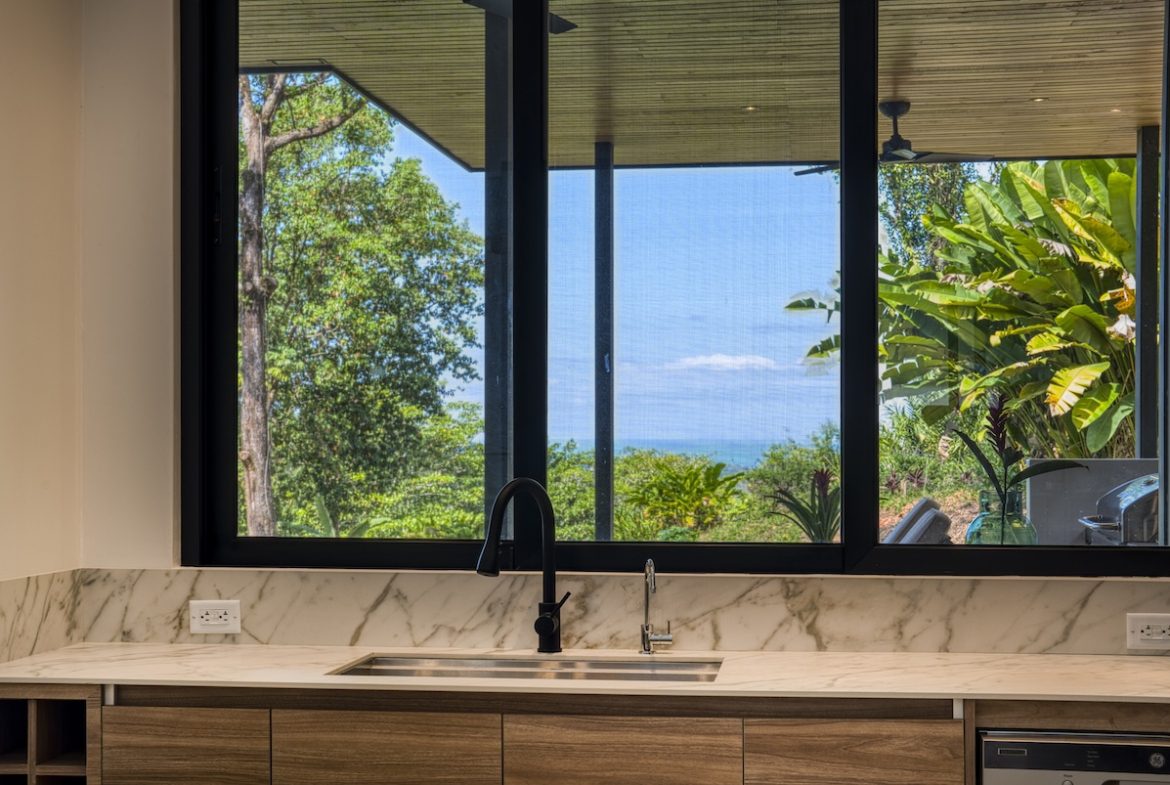 OCEAN VIEW LUXURY 3-BEDROOM HOME IN GATED COMMUNITY