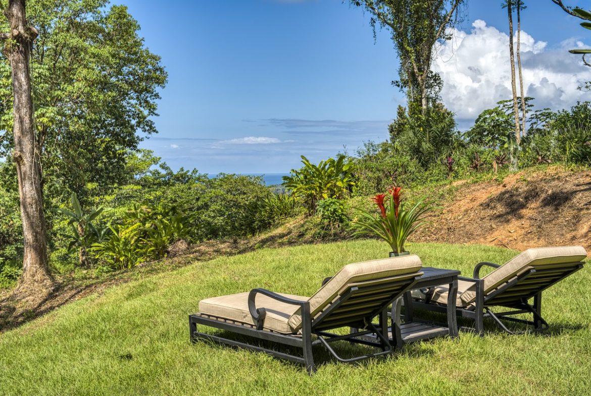 OCEAN VIEW LUXURY 3-BEDROOM HOME IN GATED COMMUNITY