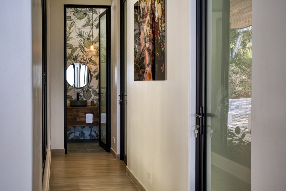 OCEAN VIEW LUXURY 3-BEDROOM HOME IN GATED COMMUNITY