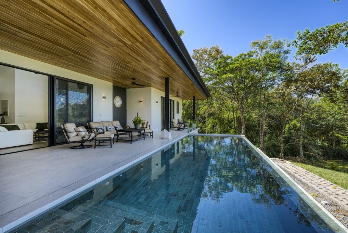 OCEAN VIEW LUXURY 3-BEDROOM HOME IN GATED COMMUNITY